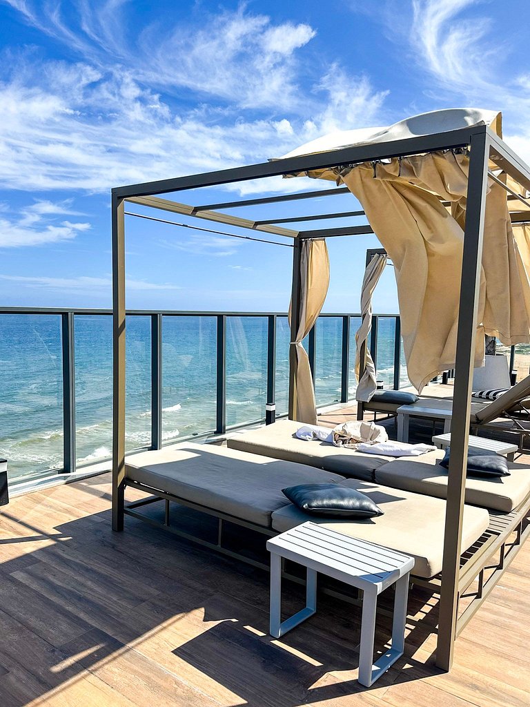 Art Studio – Sea View & Convention Center