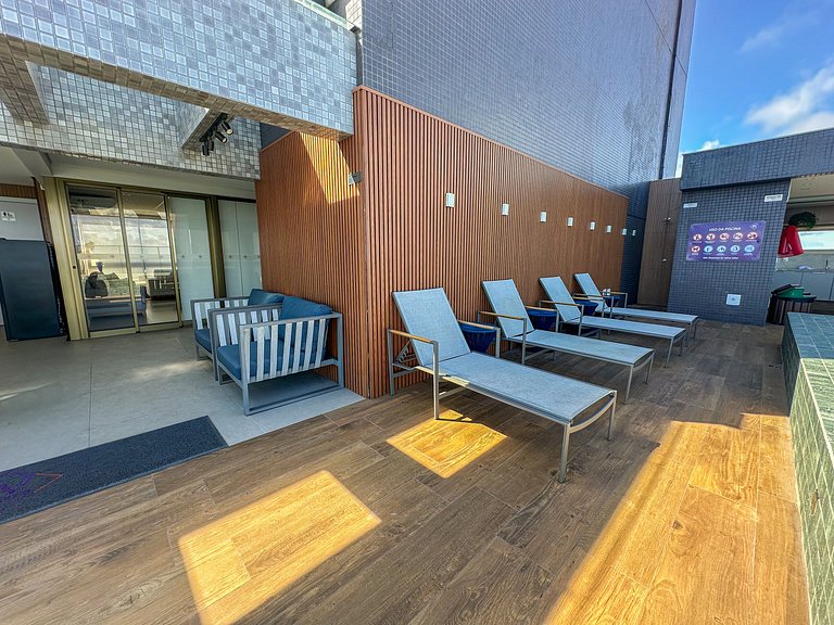 Pearl of the Red River - Sea View