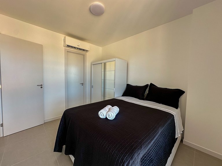 Pearl of the Red River - Sea View