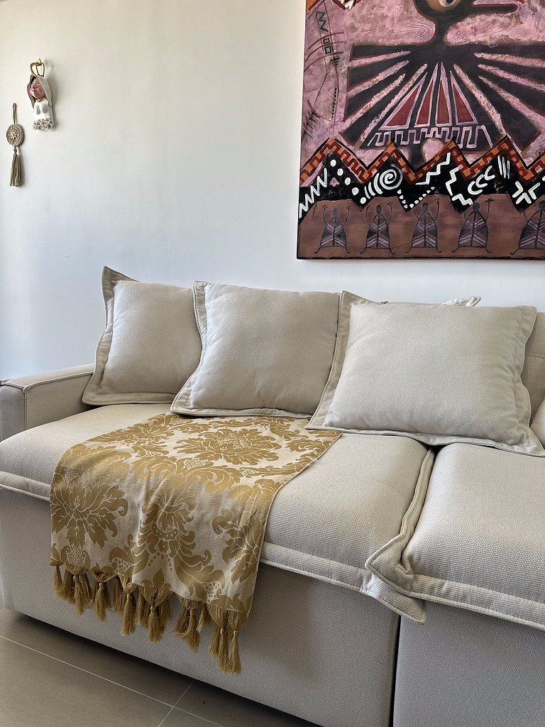 Pearl of the Red River - Sea View