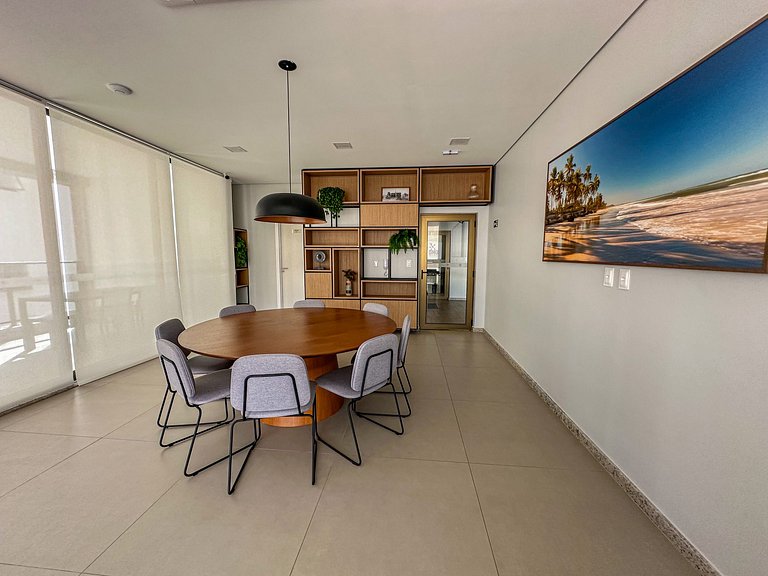 Pearl of the Red River - Sea View