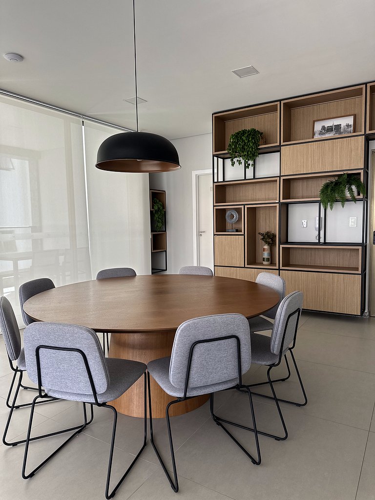 Pearl of the Red River - Sea View